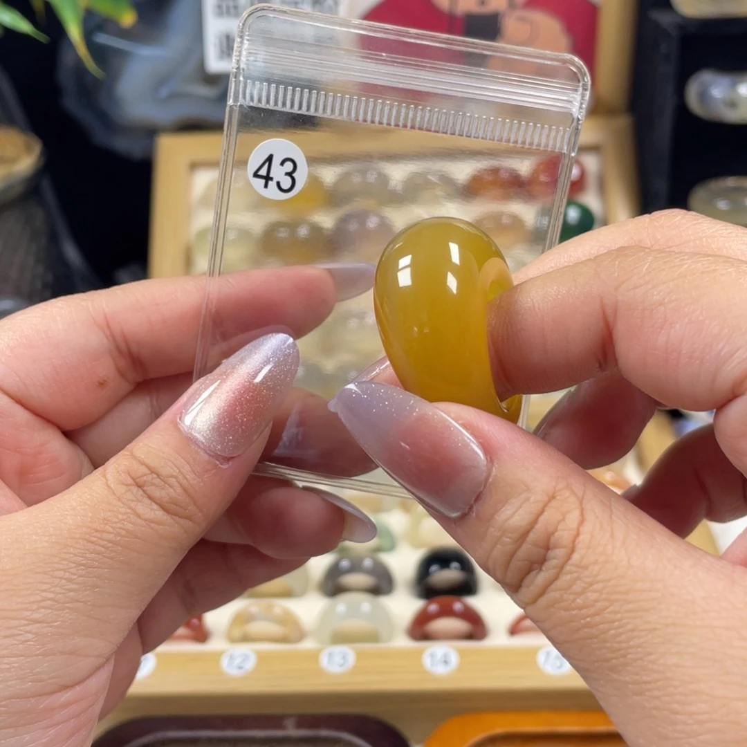玛瑙/玉髓未镶嵌戒指43号港码18直径18.2（非质量问题.不退不换）