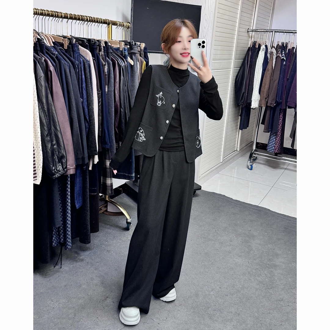 高级感时尚休闲套装女秋季新款2025小个子轻奢马甲搭阔腿裤三件套
