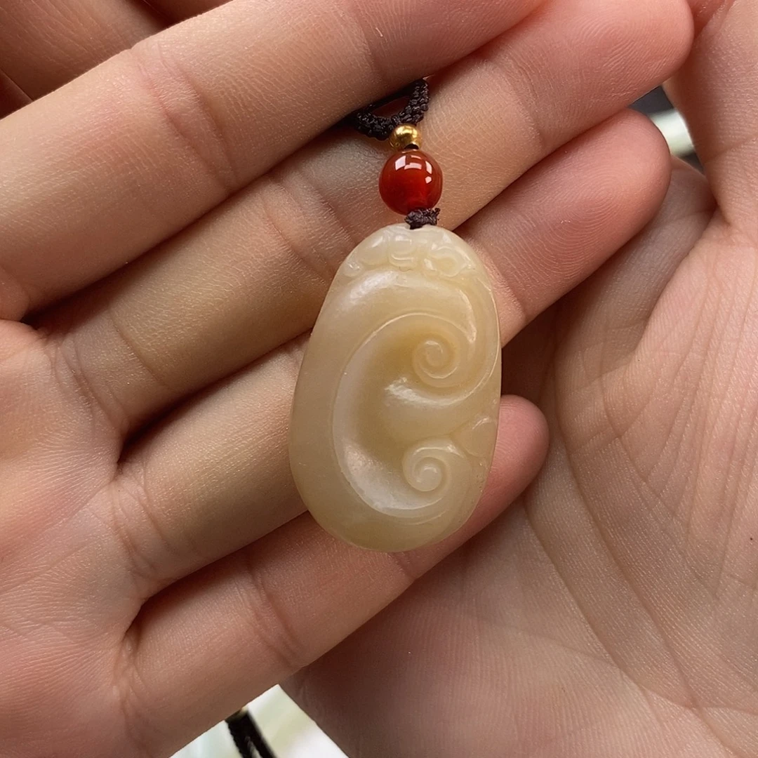 和田玉(糖玉)未镶嵌颈饰