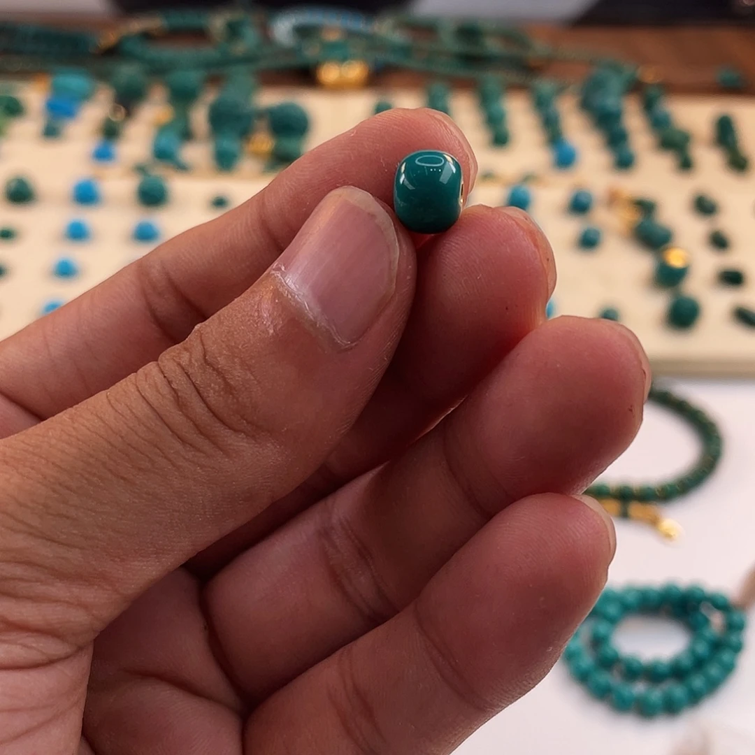 未镶嵌绿松石颈饰