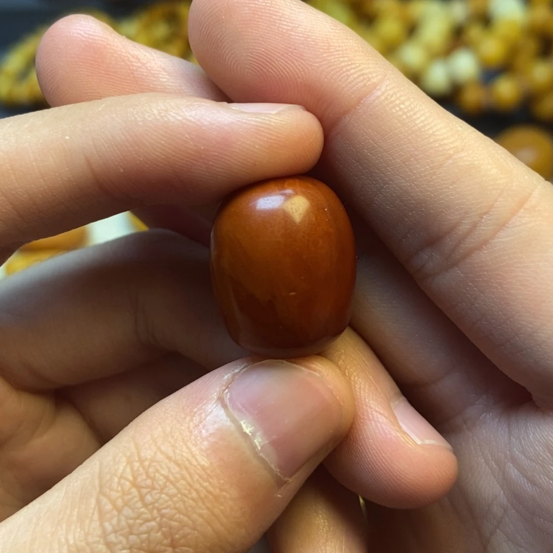 蜜蜡未镶嵌珠宝奇石