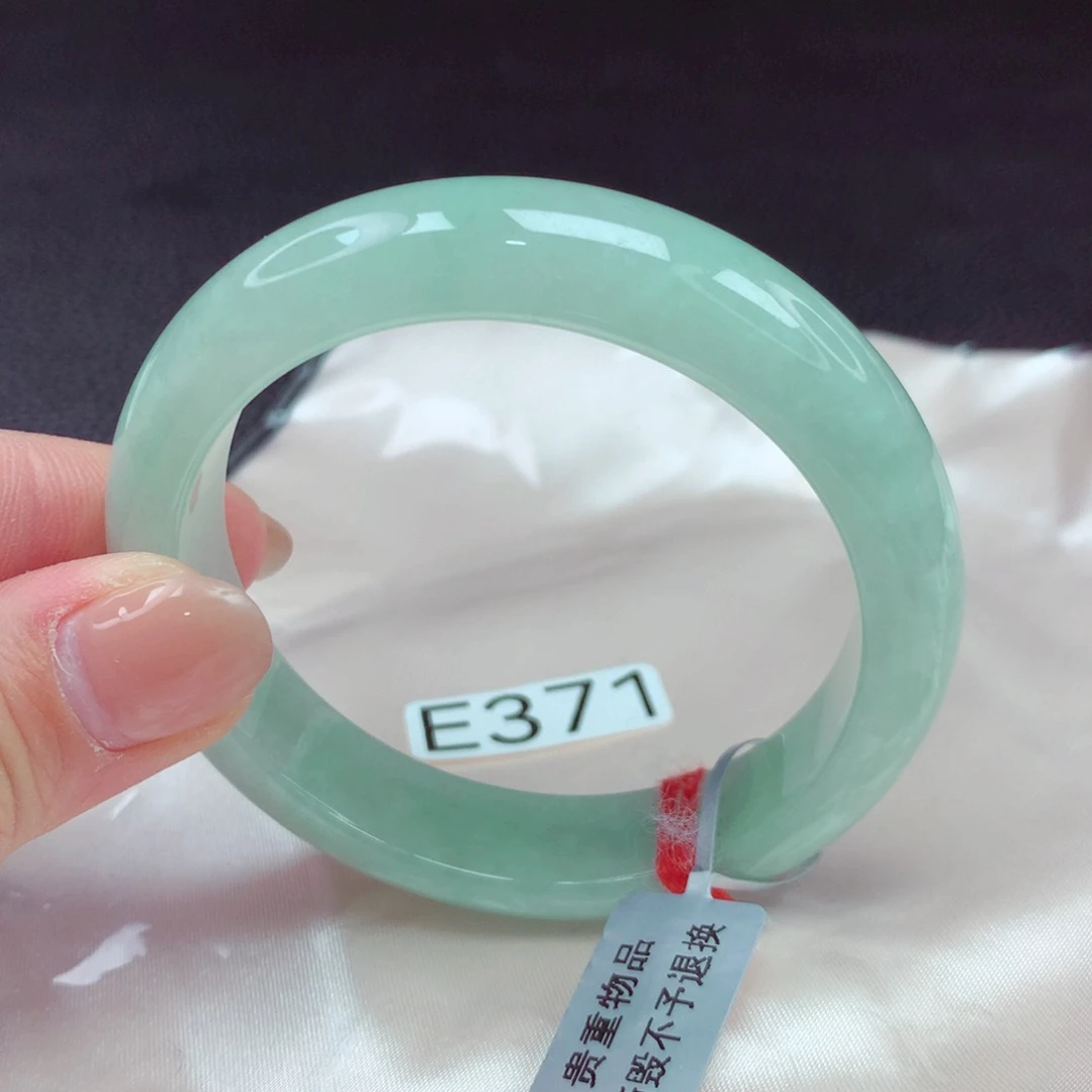 翡翠手镯未镶嵌手镯88