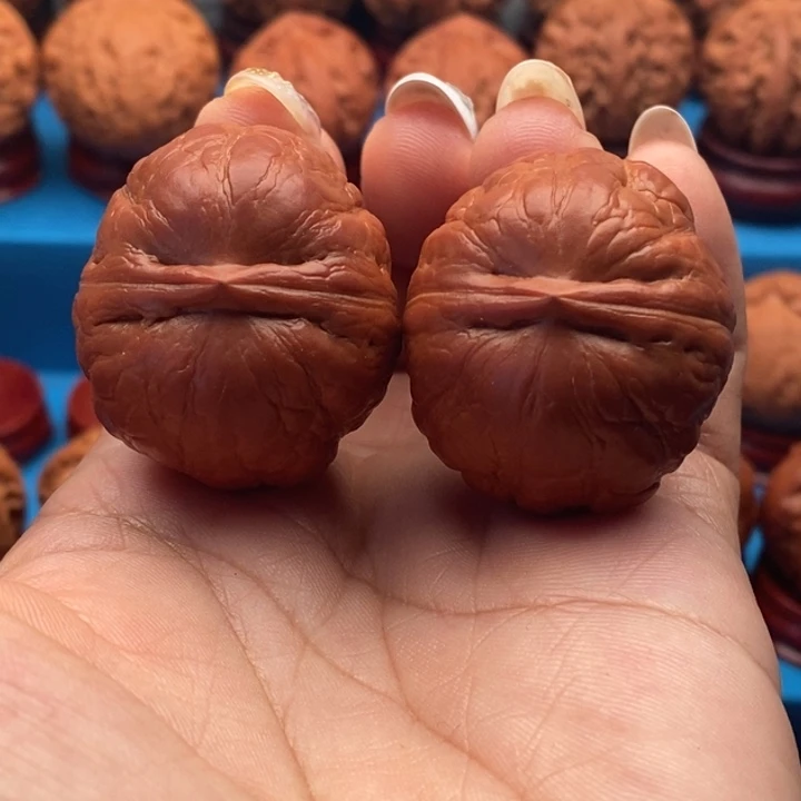核桃精品文玩核桃手捻水晶青蛙