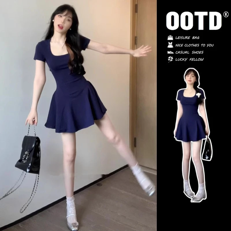 pinkmoon新款气质穿搭一整套短裙方领连衣裙子女夏修身显瘦A字裙