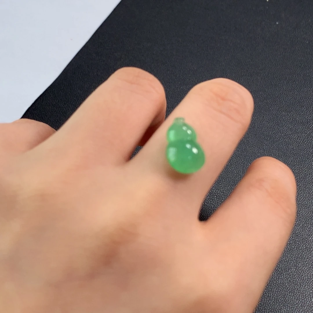 夭***六未镶嵌定制翡翠翡翠