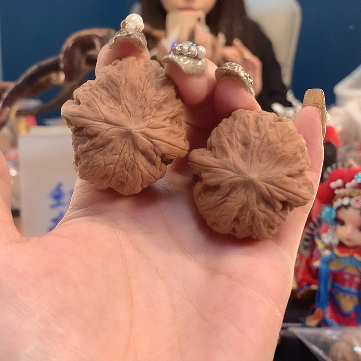 末***名文玩核桃吊坠铁锤微瑕