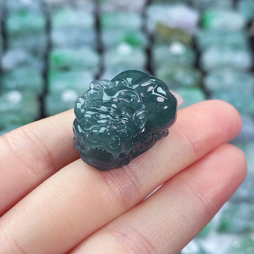 颈饰未镶嵌翡翠天然