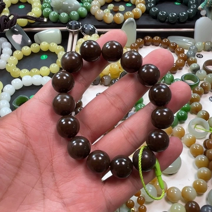 吉***祥未镶嵌手串和田玉
