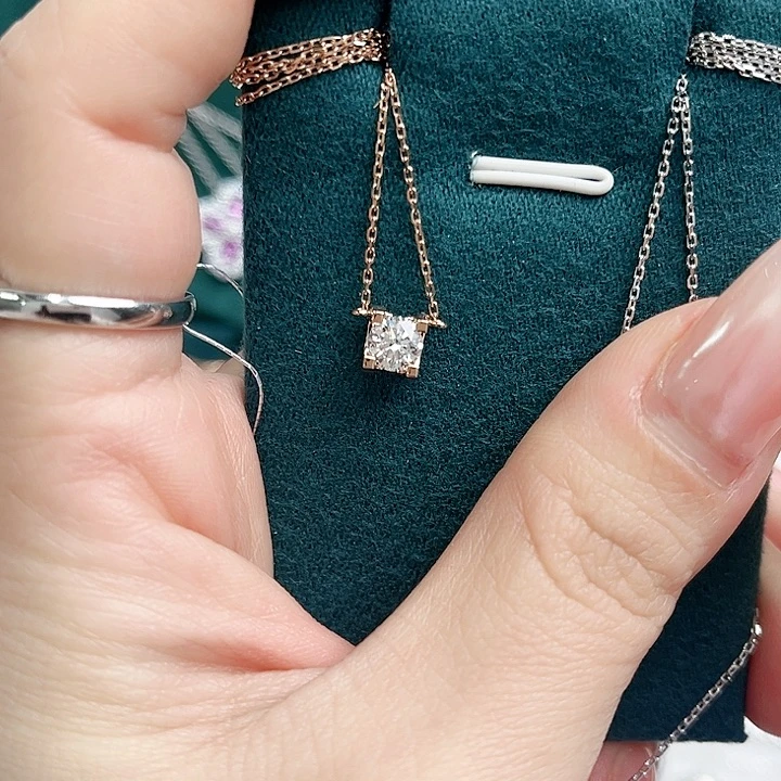 实验室培育钻石18K金镶嵌牛头项链