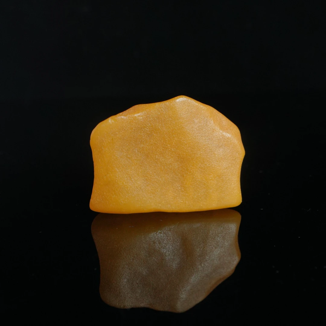 M3695 琥珀蜜蜡原石 13.7g