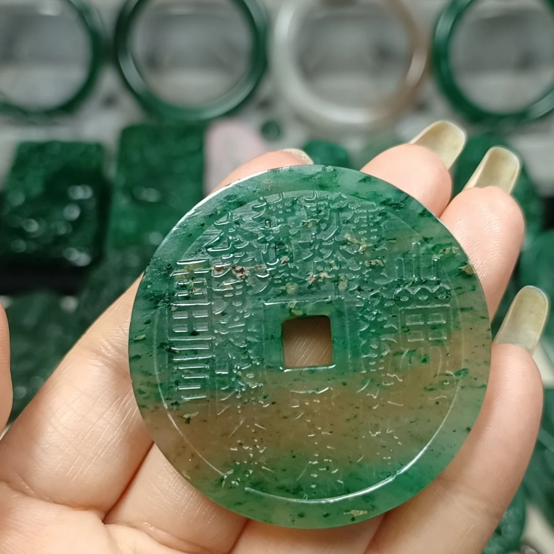 独山玉未镶嵌挂件