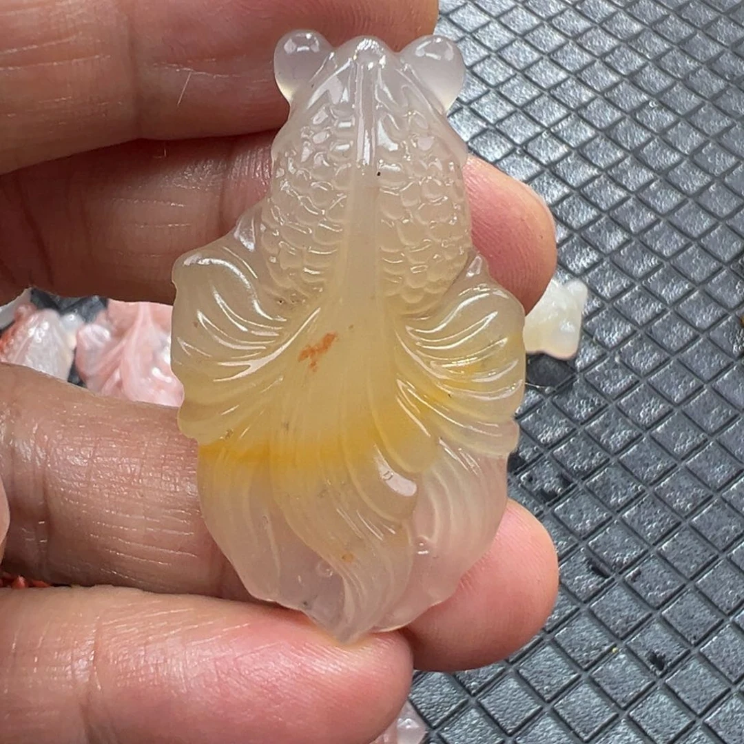 石英质玉未镶嵌颈饰