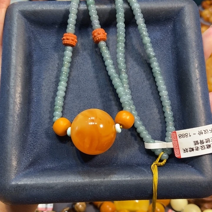 未镶嵌颈饰琥珀蜜蜡