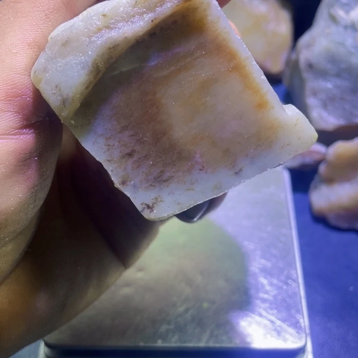 和田玉未镶嵌珠宝半成品