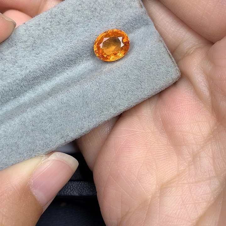 未镶嵌石榴石裸石2.85ct芬达石