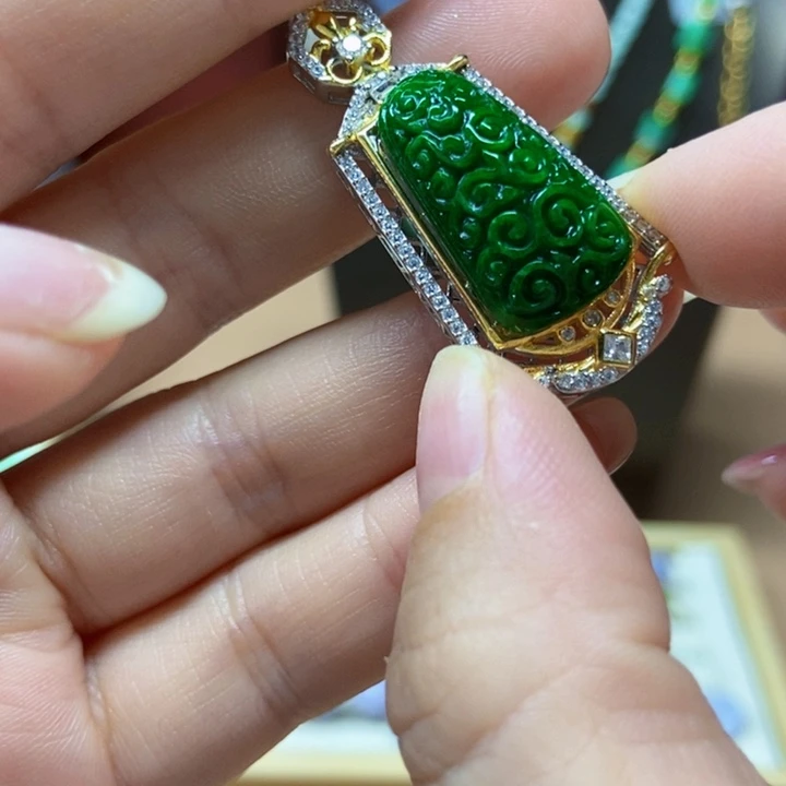 翡翠未镶嵌颈饰吊坠