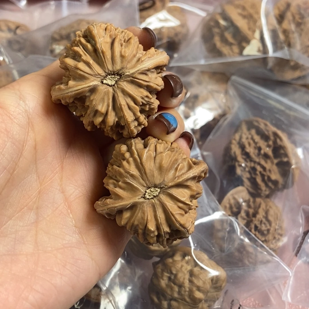 文玩核桃吊坠40磨盘95