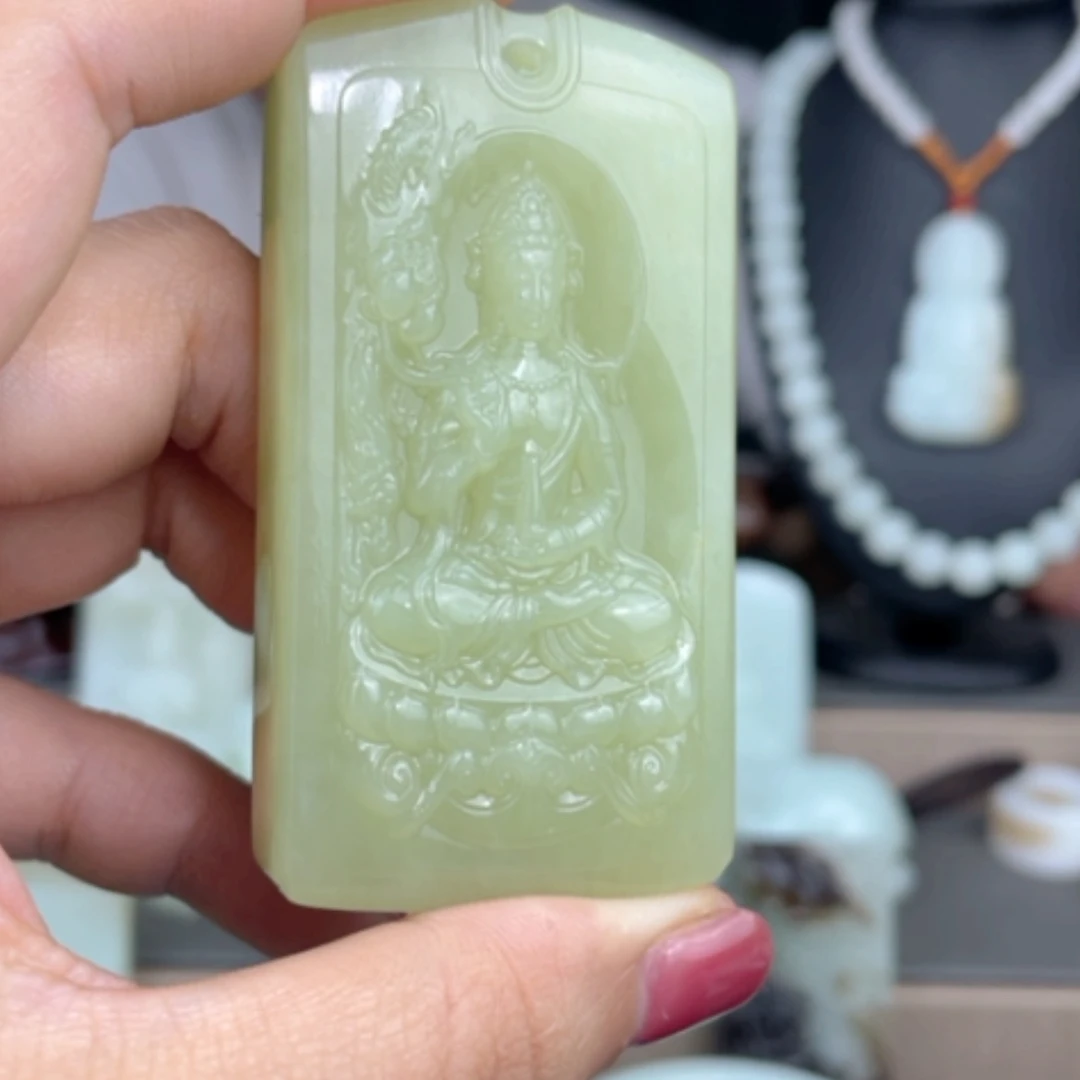 【闪购商品】颈饰未镶嵌和田玉（糖玉）快**熊