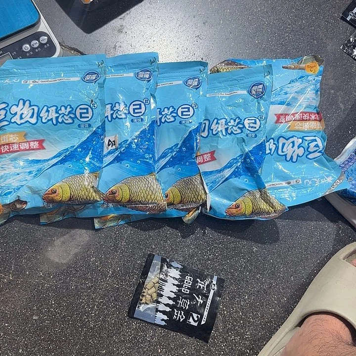 巨物耳心。 拍一发五
