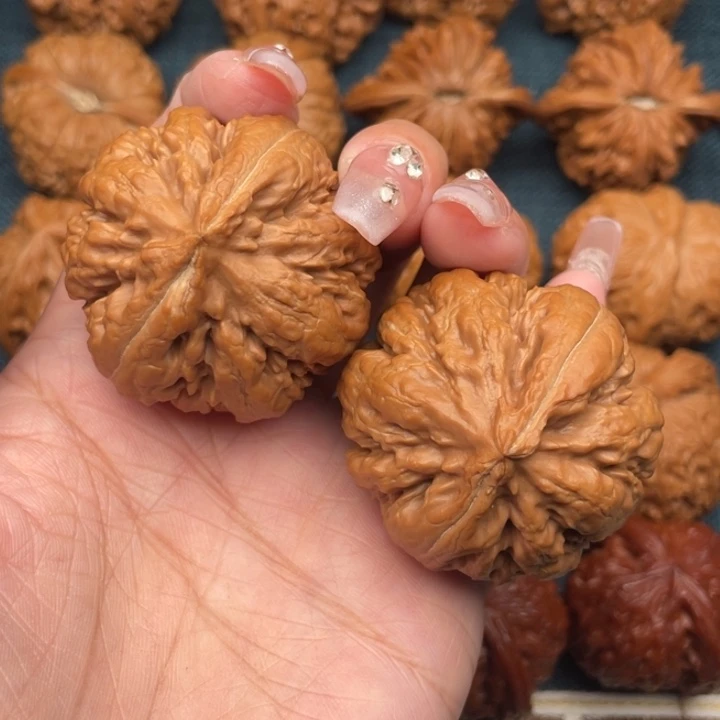 老***虎文玩核桃把件42全品霸王龙