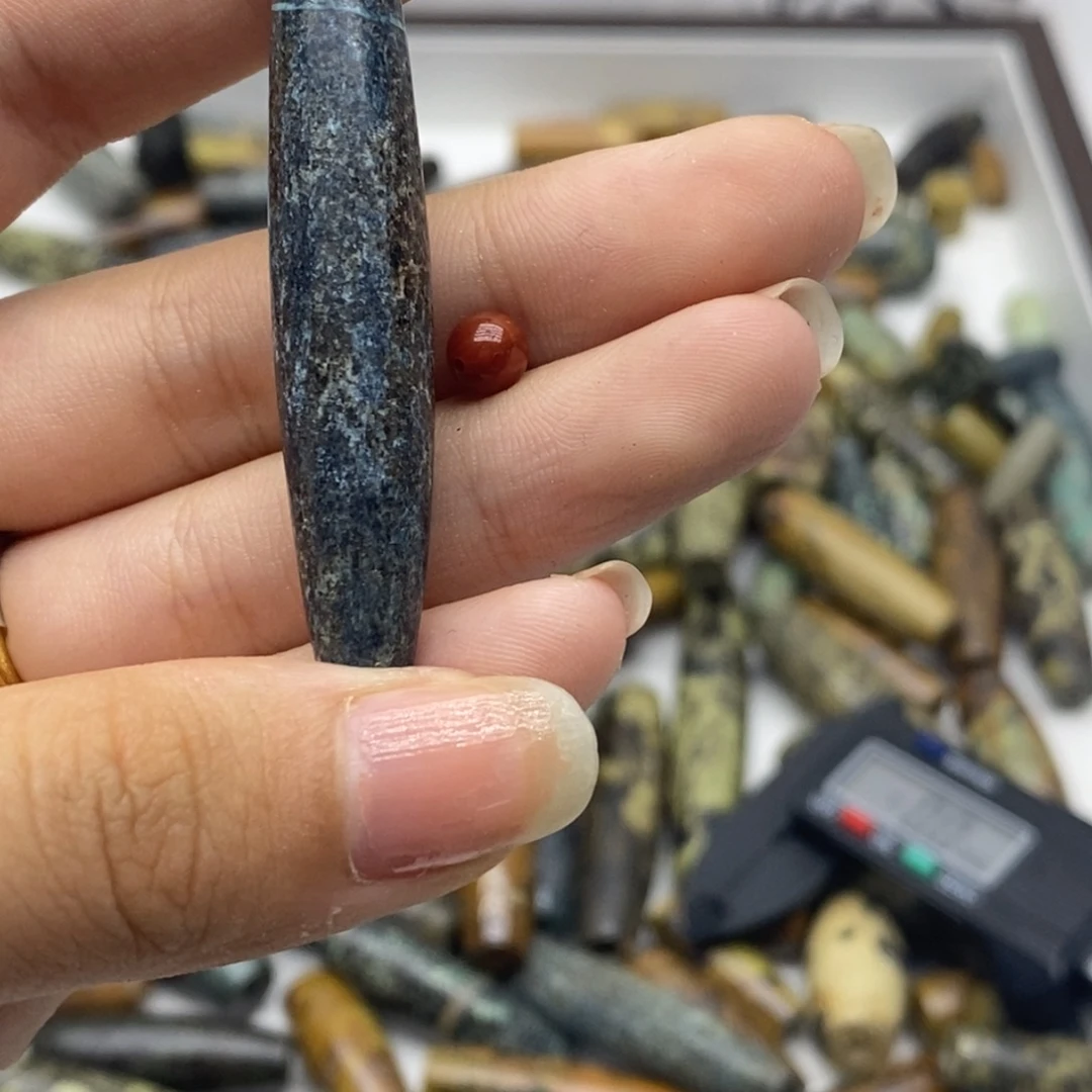 南红玛瑙未镶嵌珠宝奇石