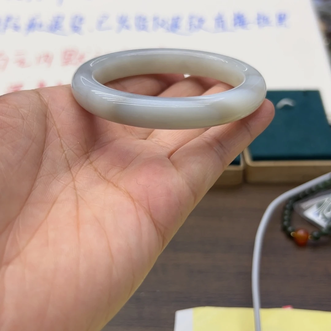 和田玉未镶嵌手镯56.9圈围276