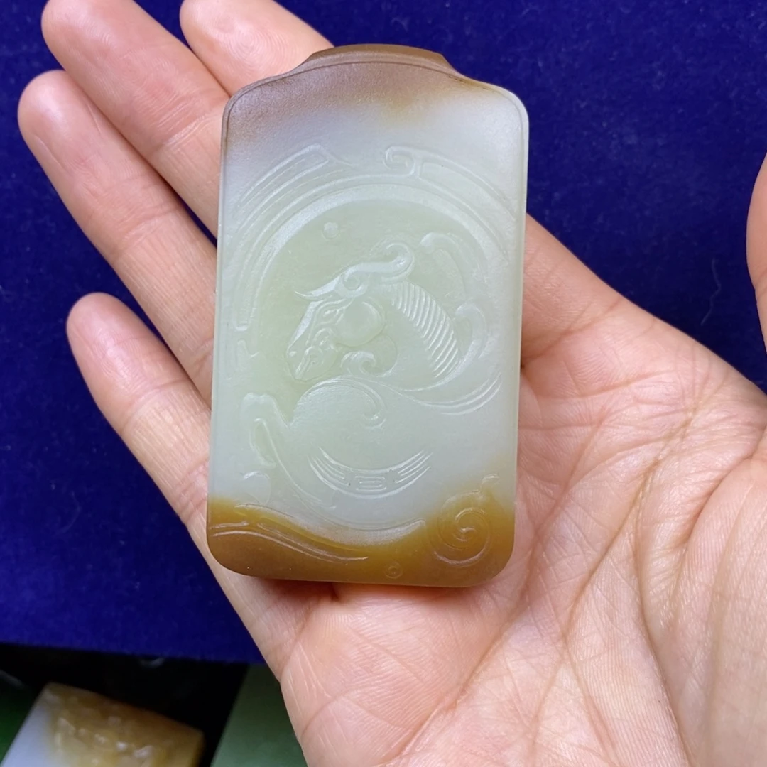 和田玉未镶嵌挂件