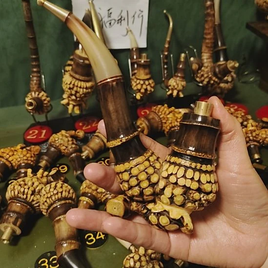 ᯤ***屰贵州特色竹根烟斗工艺品手把件