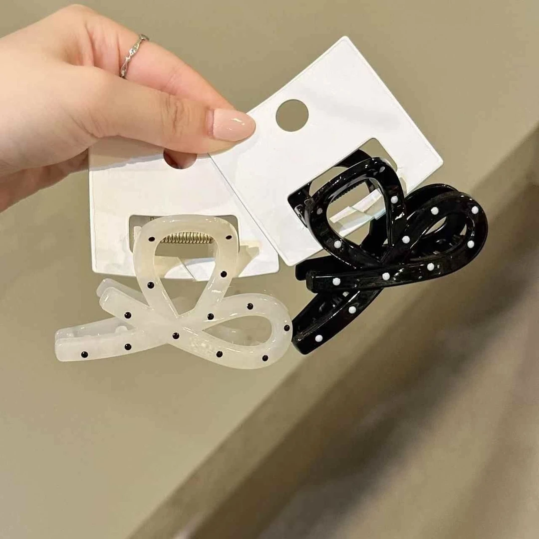 2025新款发饰高级感简约波点中号蝴蝶结抓夹发夹