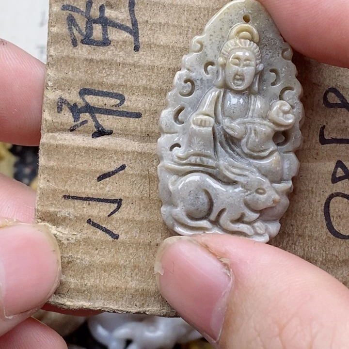 颈饰未镶嵌硅化珊瑚（珊瑚玉）k***y