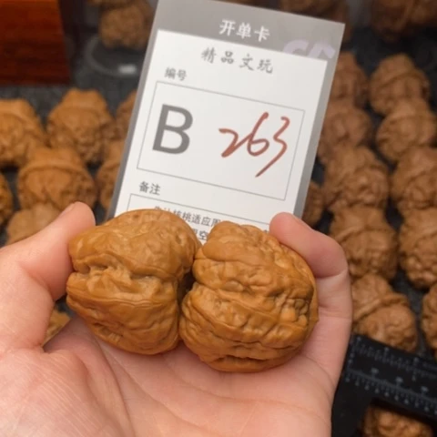 吊坠桃核我是第一百36