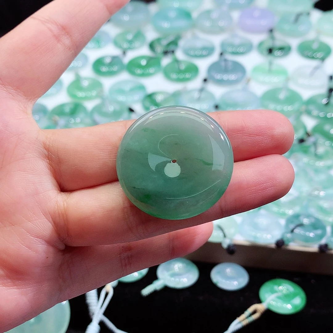 颈饰足铂镶嵌翡翠32