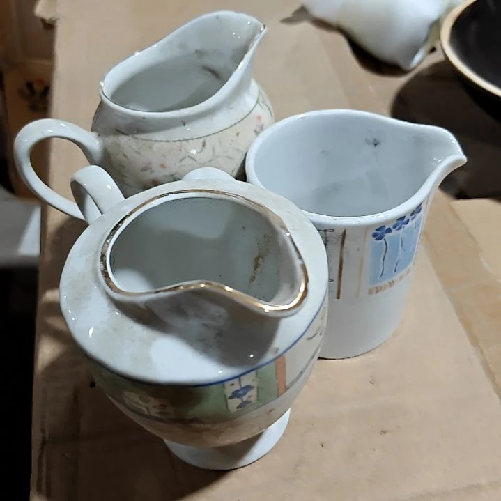 摆件陶瓷盘子碗啥都有