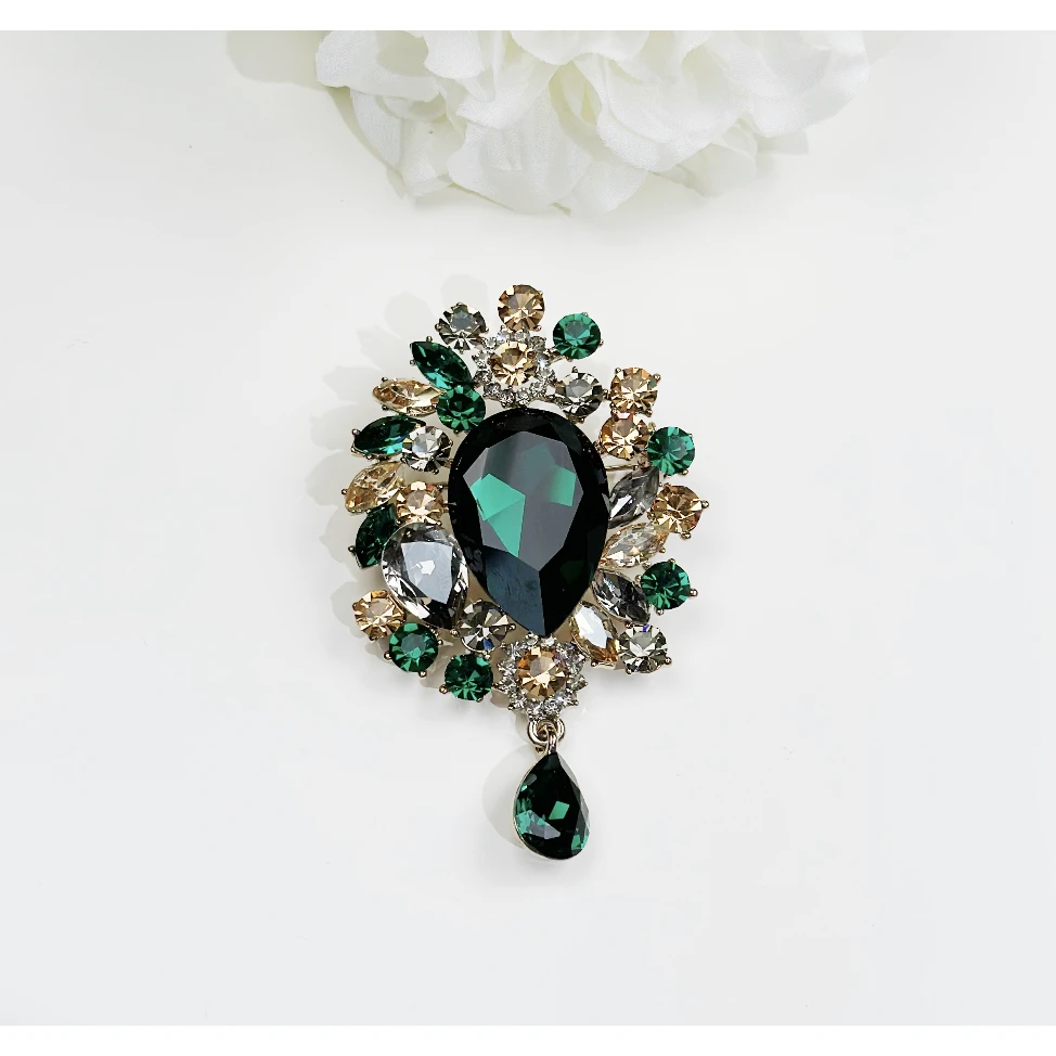 铜合金合成锆石胸针 HY1441绿意盎然胸针