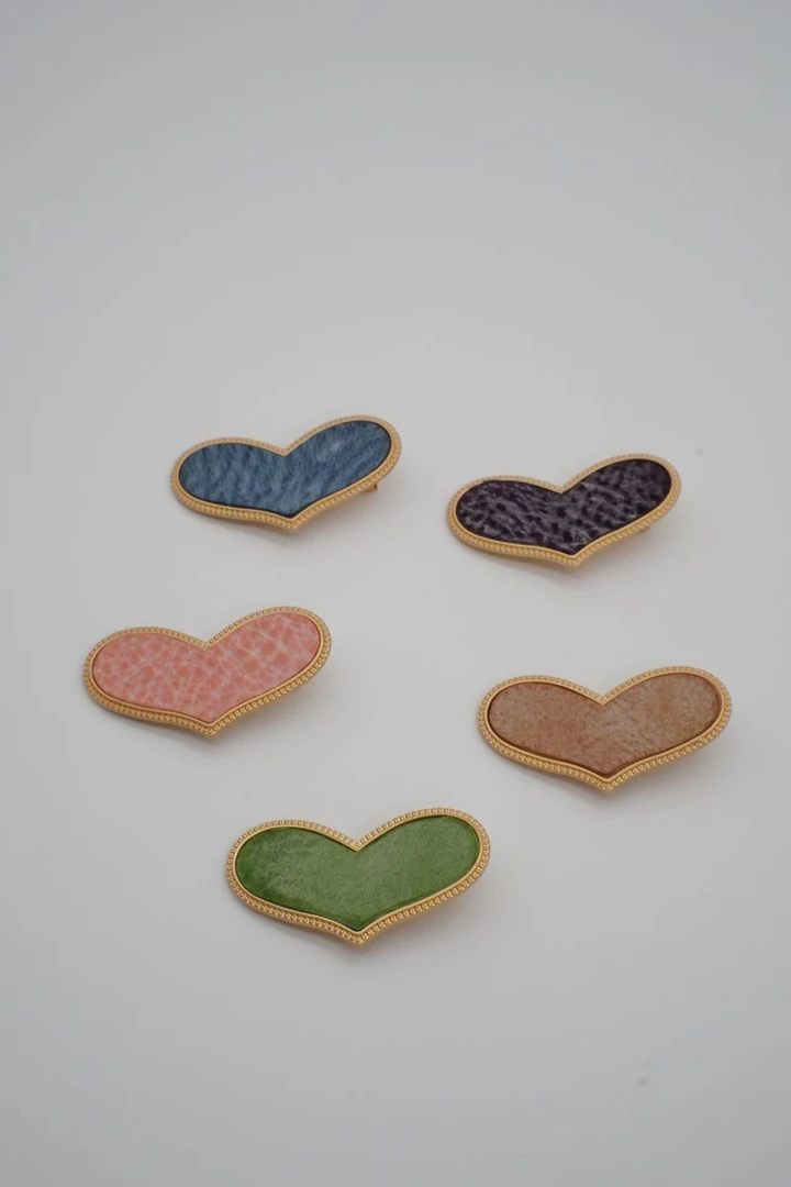 【 小梁师傅 】手工牛皮可爱精致卡通多巴胺雾蜡皮爱心发卡