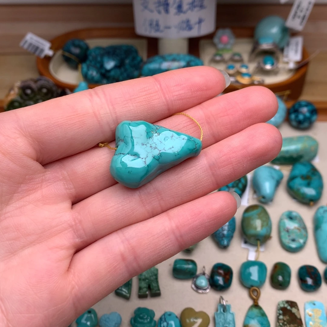 绿松石未镶嵌珠宝奇石