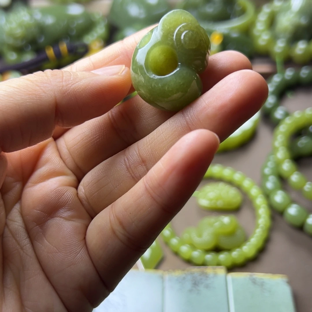 岫岩老玉（透闪石质玉）未镶嵌挂件