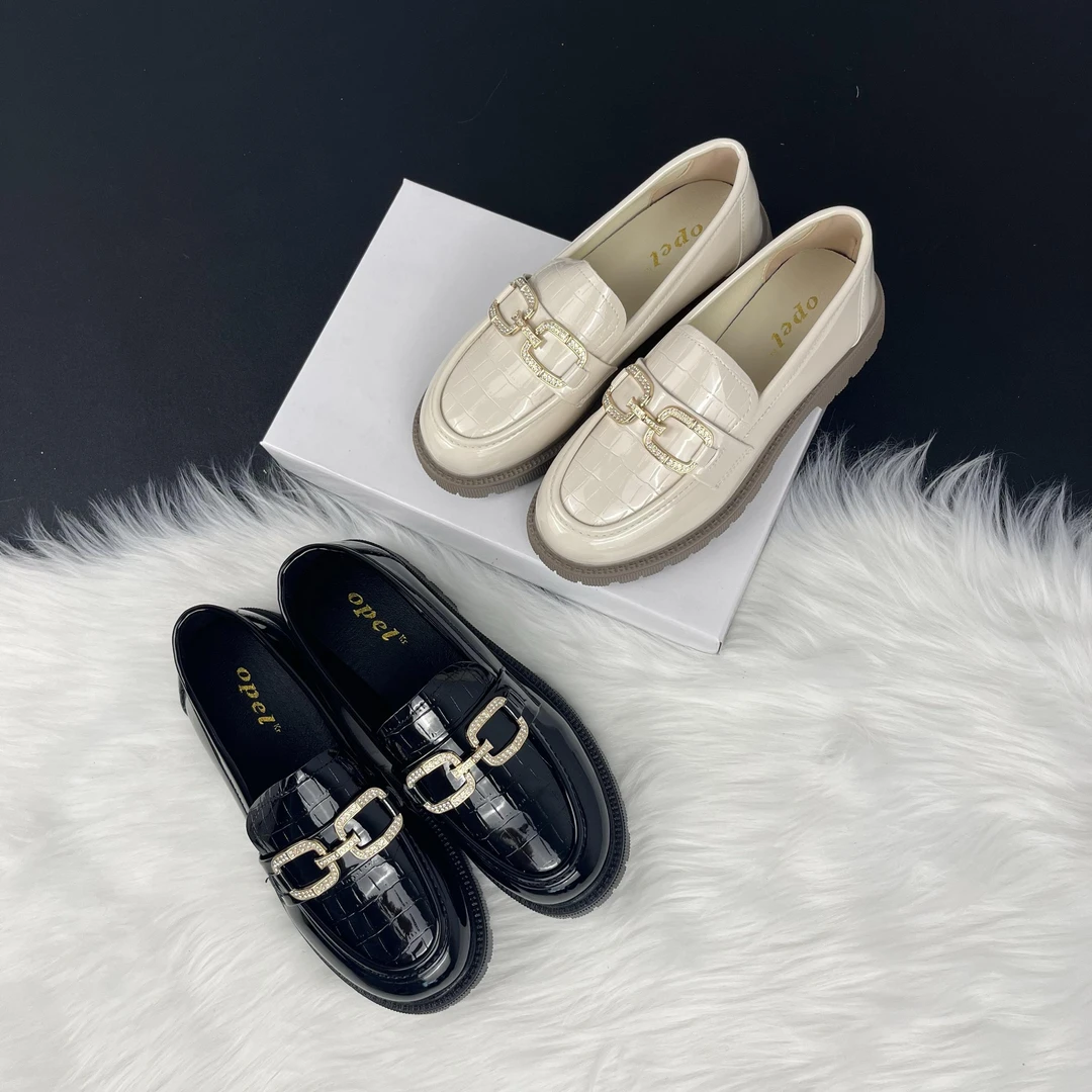 福利秋季新款英伦风小皮鞋厚底乐福鞋百搭金属扣单鞋