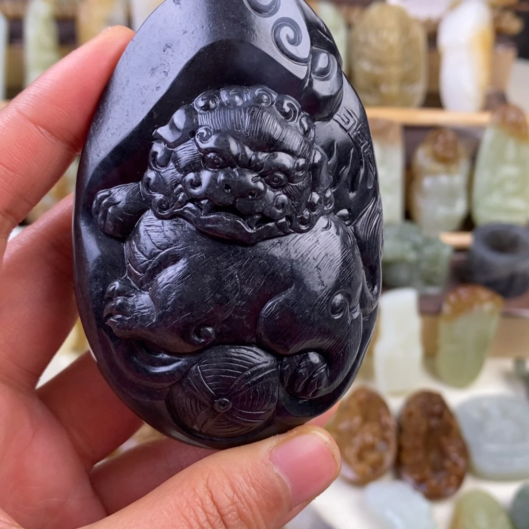 上****和田玉未镶嵌颈饰