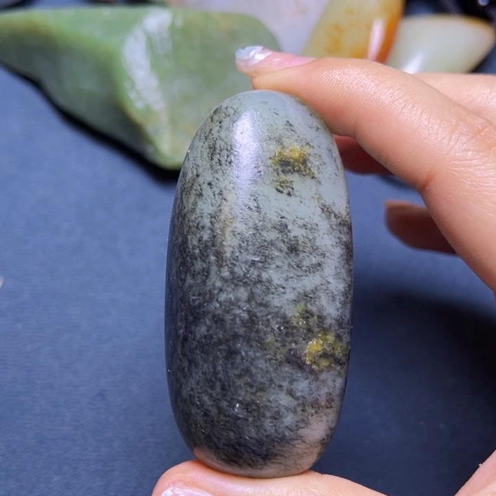 和田玉（糖玉）未镶嵌珠宝奇石