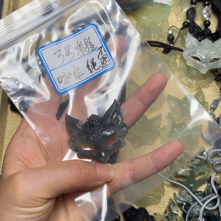 蛇纹石玉合金车挂恬**鲤
