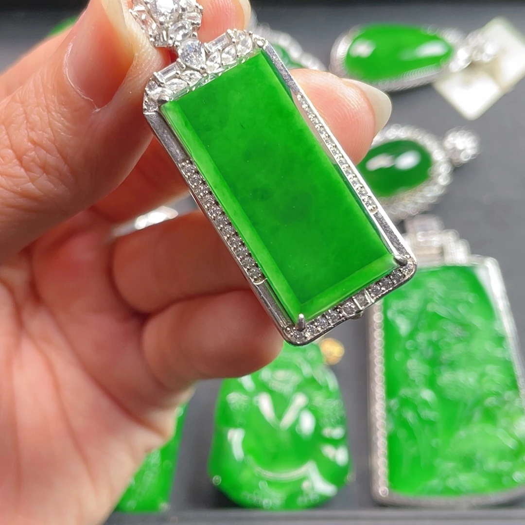 吊坠(不含链)未镶嵌翡翠