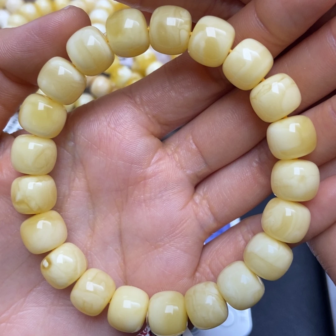 蜜蜡未镶嵌珠宝奇石