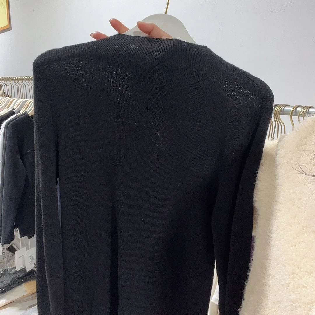 吴****简约简约简约简约上衣