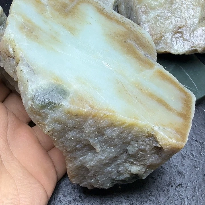 大***生和田玉（糖玉）未镶嵌珠宝奇石