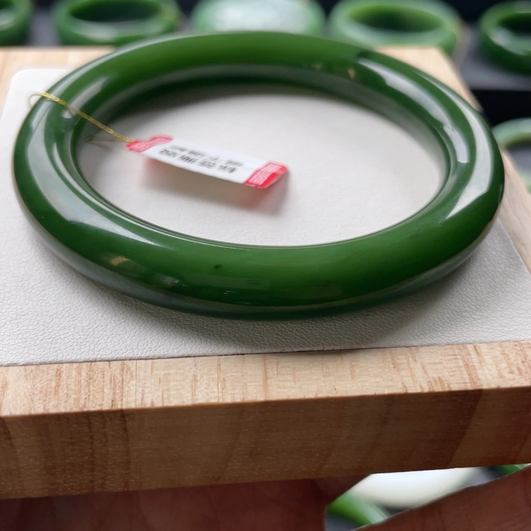 和田玉手镯未镶嵌福利价