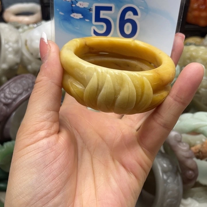 石英岩玉未镶嵌手镯