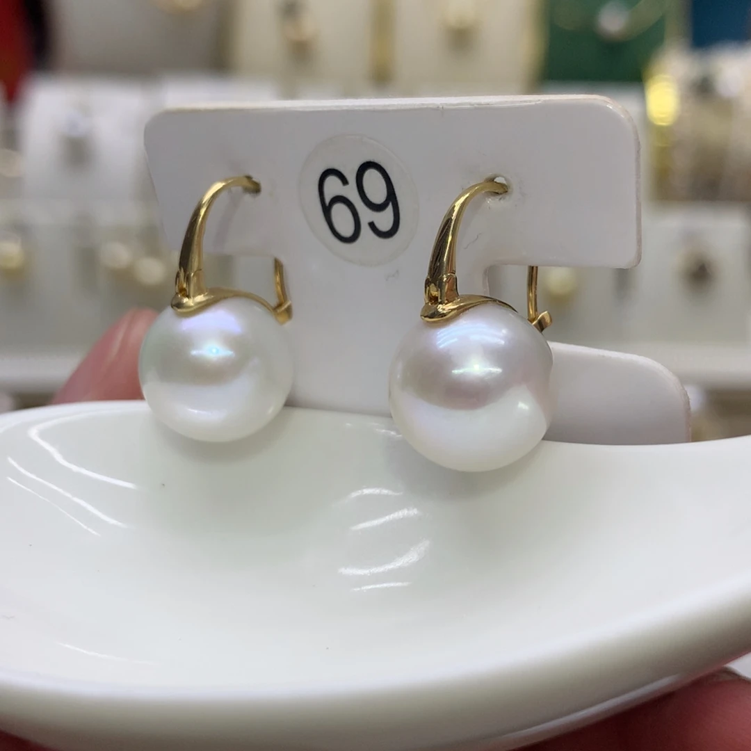 18K金镶嵌淡水珍珠耳饰