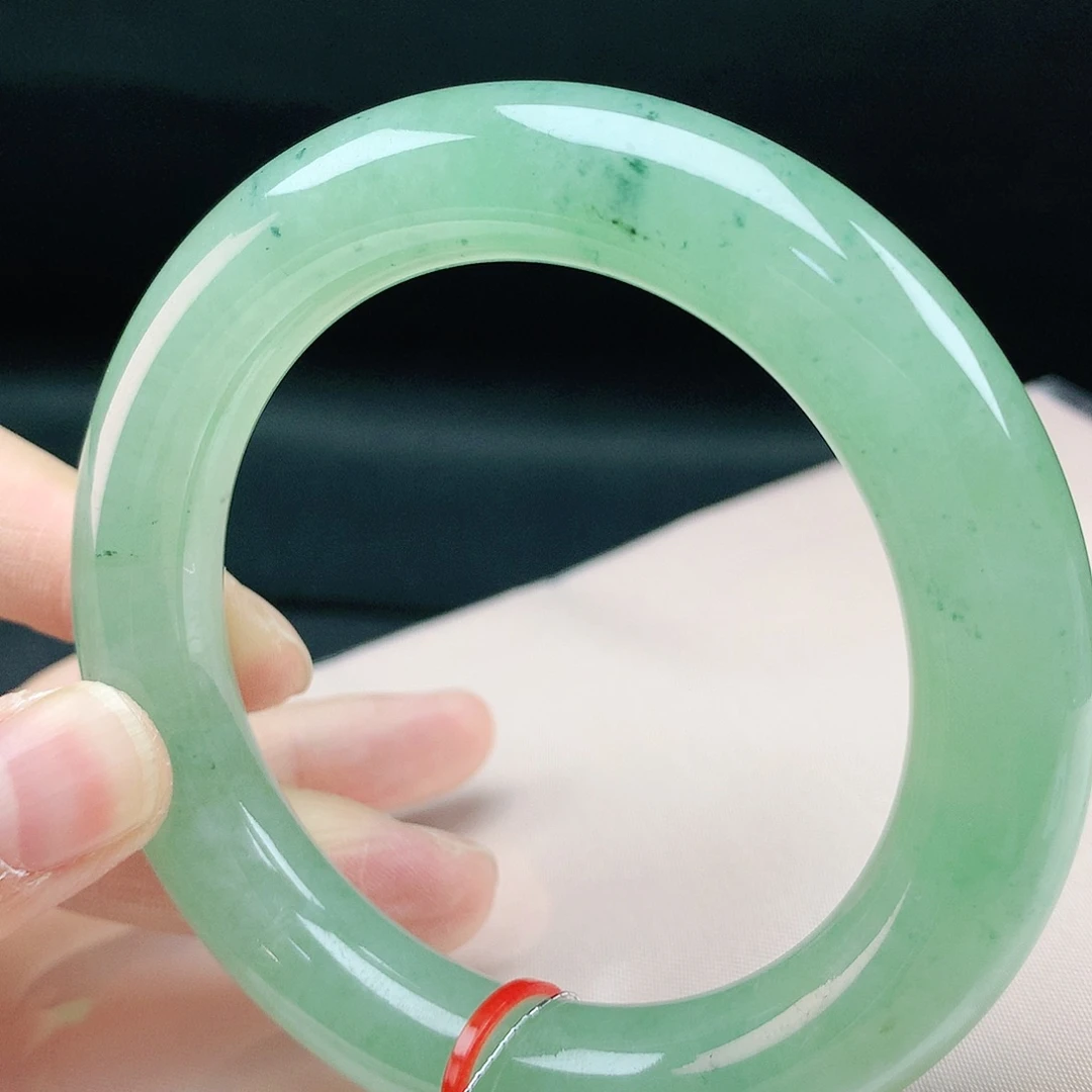 翡翠手镯未镶嵌58胖