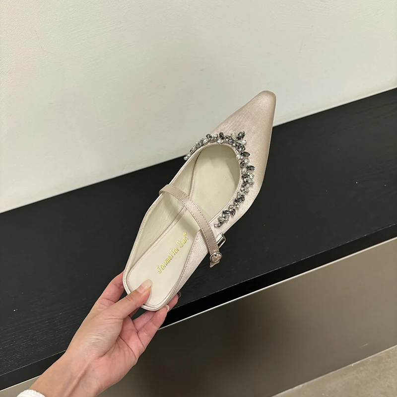 可若琳~温柔轻奢风包头水钻通勤内增高半拖鞋仙女风尖头法式凉鞋